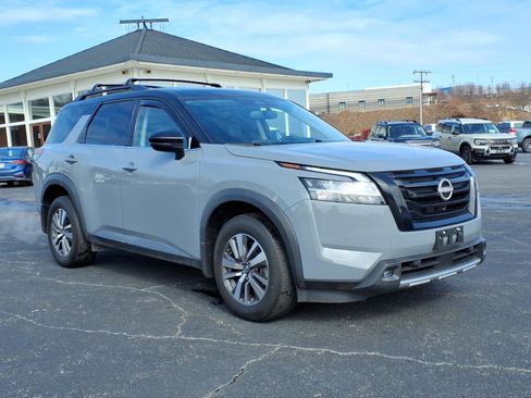 Used 2022 Nissan Pathfinder SL w/ SL Black Package image 1