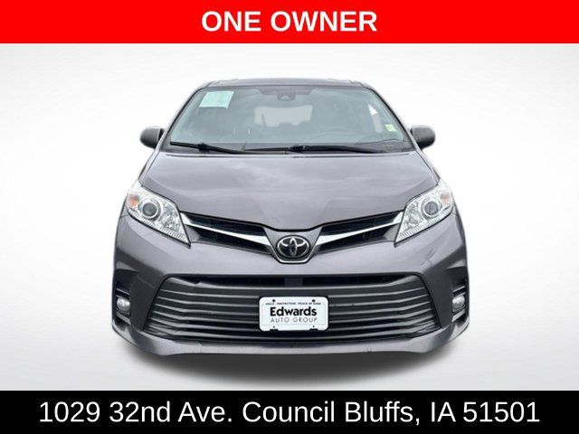 Used 2019 Toyota Sienna XLE Premium FWD image 2
