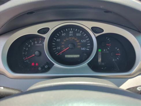 Used 2005 Toyota Highlander Limited FWD image 10