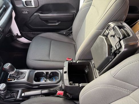 Used 2020 Jeep Gladiator Sport w/ Quick Order Package 24S image 37