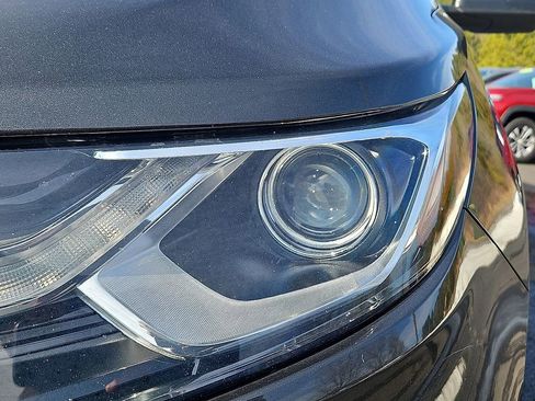 Used 2021 Chevrolet Equinox LT image 10