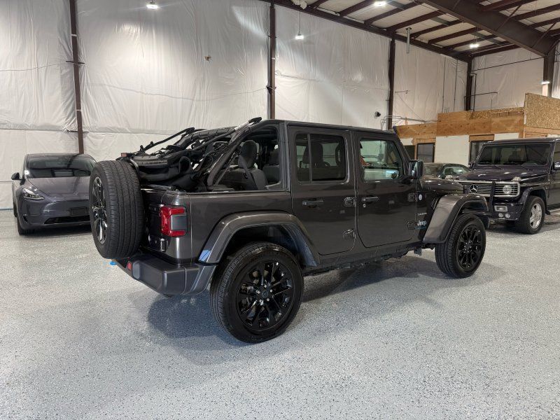 Used 2024 Jeep Wrangler Unlimited Sahara AWD/4WD image 10