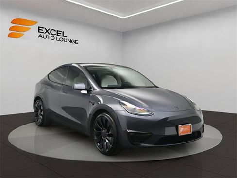 Used 2023 Tesla Model Y Performance image 7