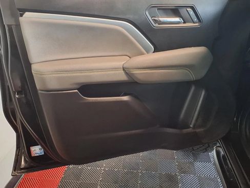 Used 2024 Chevrolet Colorado ZR2 w/ Technology Package AWD/4WD image 15