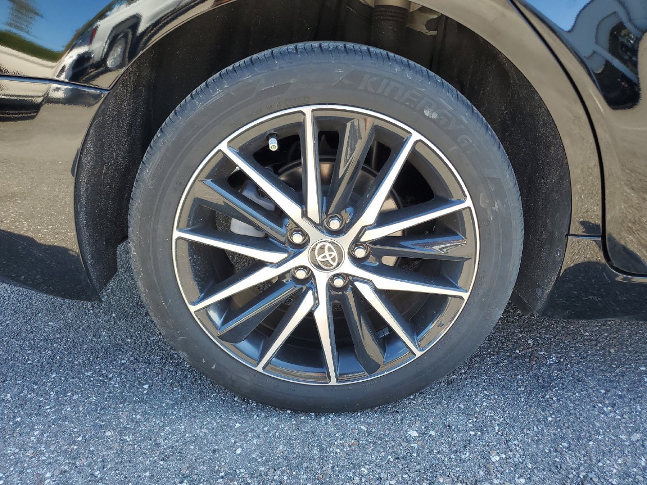 Used 2024 Toyota Camry SE w/ Convenience Package FWD image 5