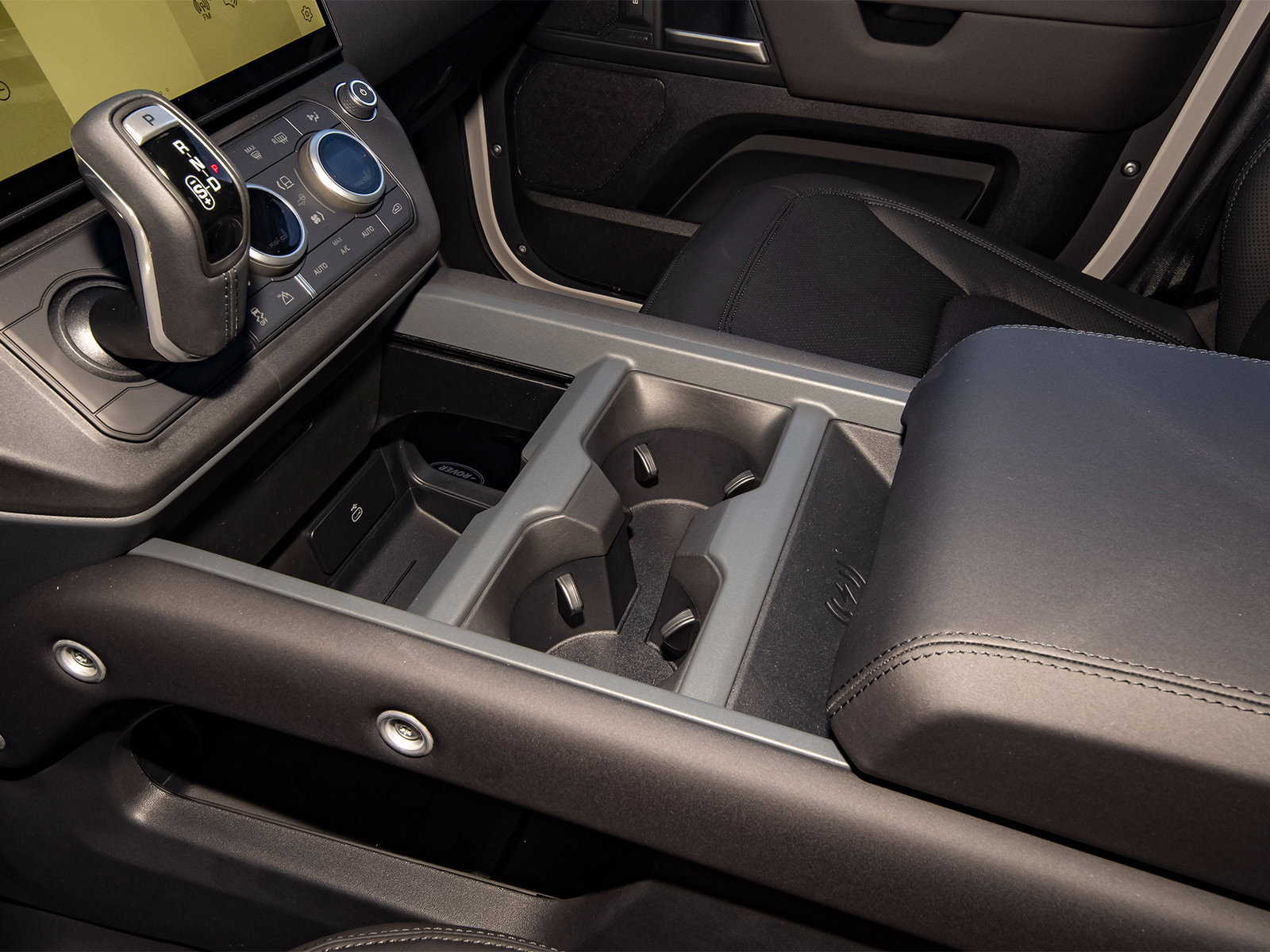 New 2026 Land Rover Defender 110 S AWD/4WD image 32