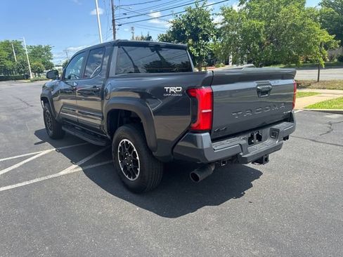 Used 2025 Toyota Tacoma TRD Off-Road AWD/4WD image 5