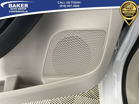 Used 2024 Chrysler Pacifica Limited image 25