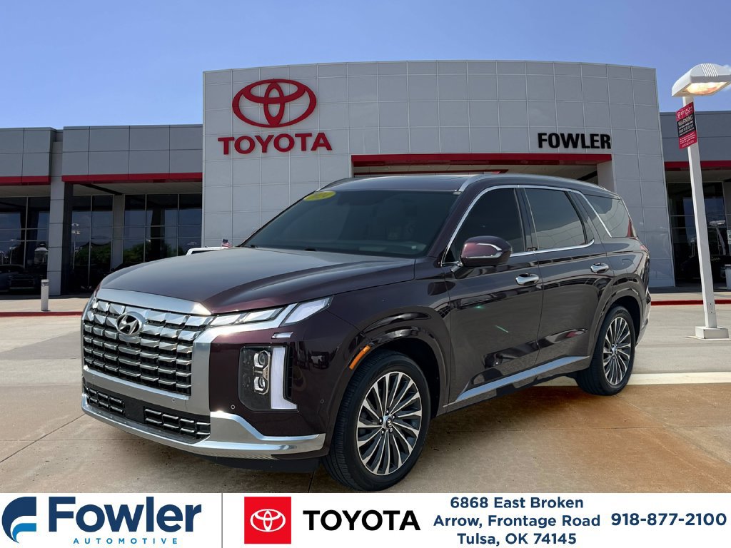 Used 2024 Hyundai Palisade Calligraphy FWD image 2