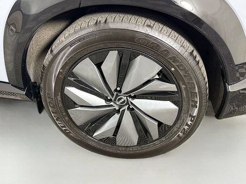Certified 2025 Nissan Ariya AWD image 36