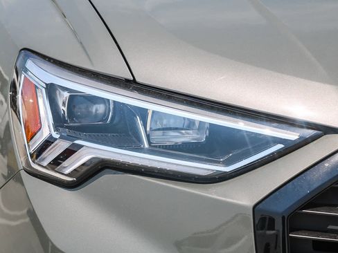 New 2025 Audi Q3 2.0T Premium image 4