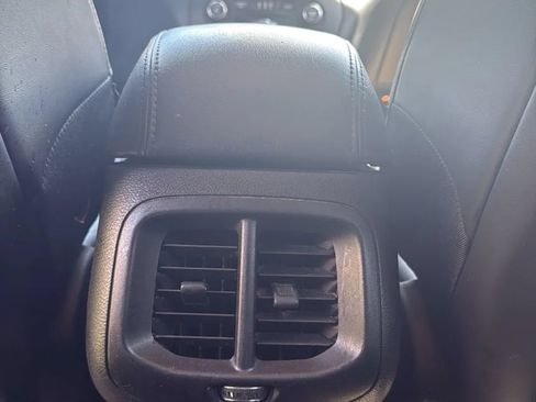 Used 2017 Jeep Cherokee Overland w/ Technology Group FWD image 29