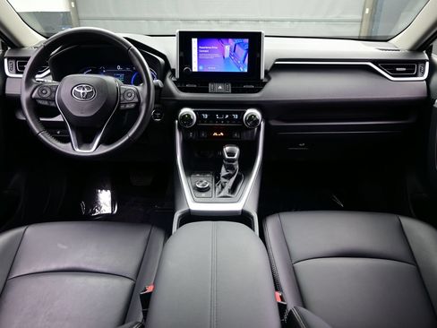 Used 2023 Toyota RAV4 XLE Premium AWD/4WD image 18