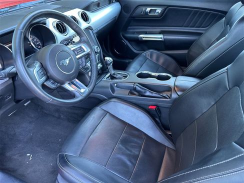 Used 2016 Ford Mustang Premium image 11