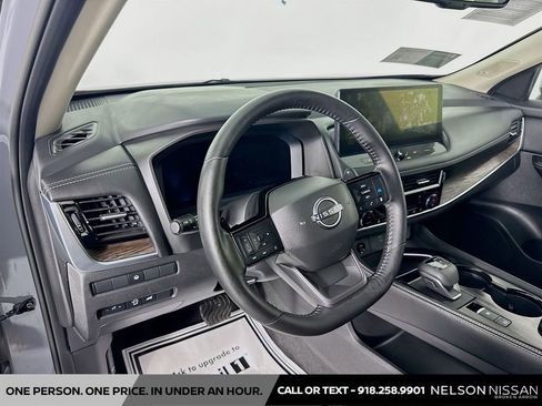 Certified 2025 Nissan Rogue Platinum AWD/4WD image 9