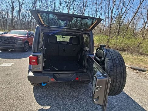 Used 2023 Jeep Wrangler Unlimited Sahara w/ Cold Weather Group image 20