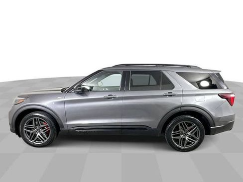 Used 2025 Ford Explorer ST-Line w/ ST-Line Street Pack AWD/4WD image 5