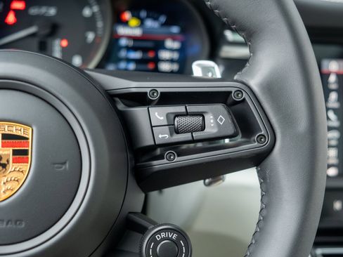 New 2026 Porsche Macan GTS image 32