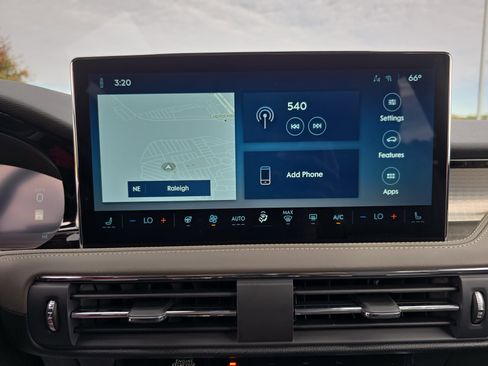 New 2026 Lincoln Corsair Premiere image 19