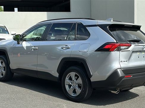 Used 2025 Toyota RAV4 XLE AWD/4WD image 3