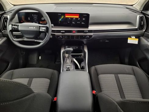 New 2026 Kia Sorento LX FWD image 14