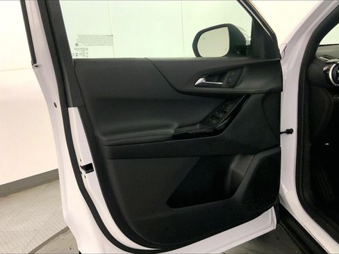Used 2026 Chevrolet Equinox LT FWD image 24