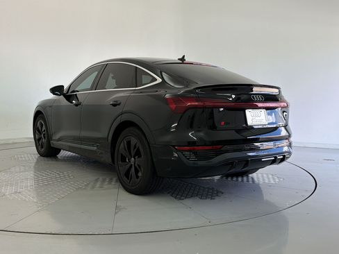 Used 2024 Audi Q8 e-tron Premium Plus w/ Premium Plus Package AWD/4WD image 3
