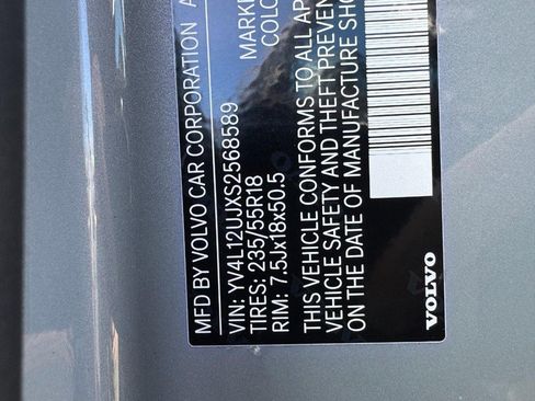 Certified 2025 Volvo XC40 B5 Core image 26