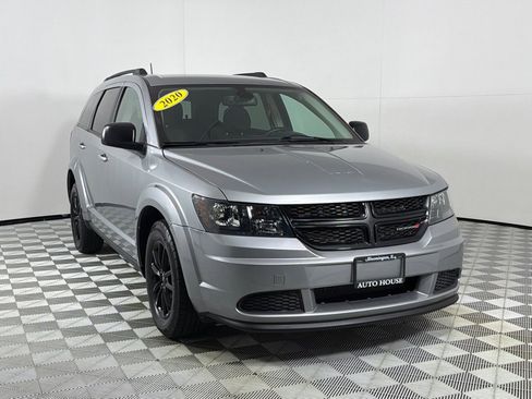 Used 2020 Dodge Journey SE w/ Blacktop Package FWD image 3