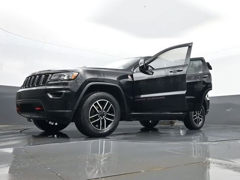 Used 2020 Jeep Grand Cherokee Trailhawk AWD/4WD image 36