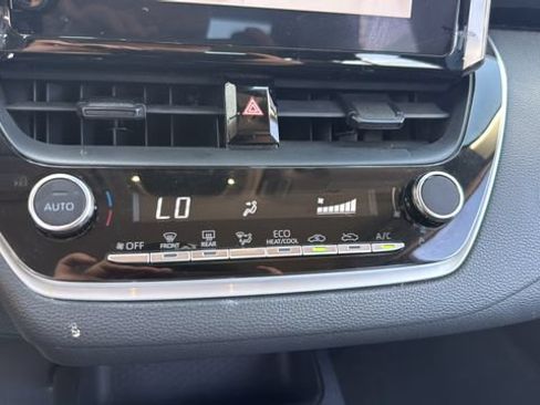 Used 2024 Toyota Corolla LE FWD image 21