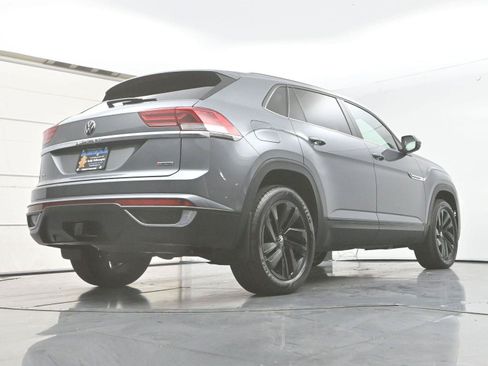 Used 2022 Volkswagen Atlas Cross Sport SE AWD/4WD image 33