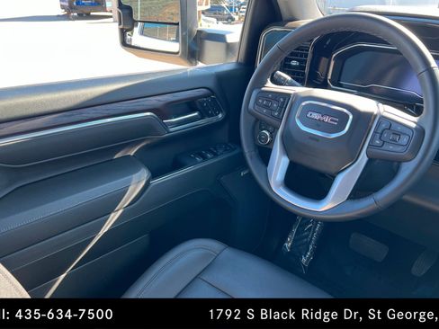 Used 2024 GMC Sierra 2500 SLT w/ SLT Premium Package image 11