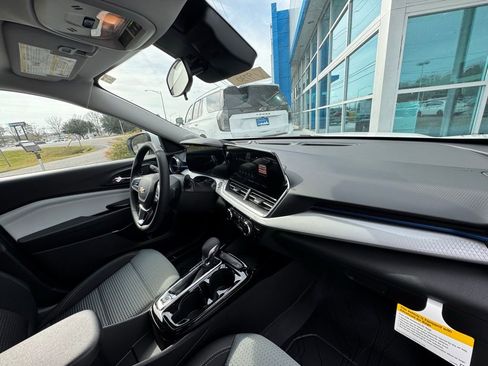 New 2026 Chevrolet Trax LT w/ Driver Confidence Package image 15