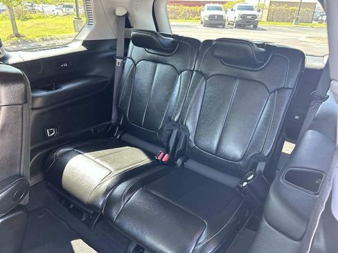 Used 2023 Jeep Grand Cherokee L Limited w/ Black Appearance Package image 22