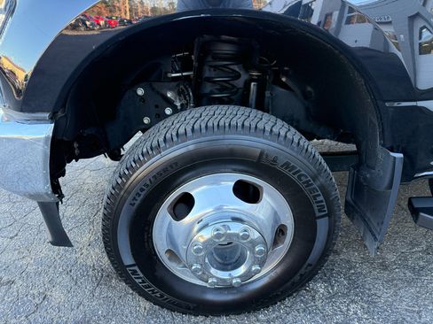 Used 2021 Ford F350 Lariat w/ Lariat Value Package image 2