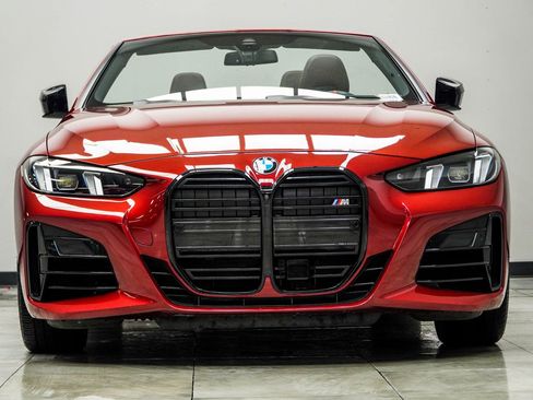 Used 2025 BMW M440i Convertible w/ Premium Package image 9