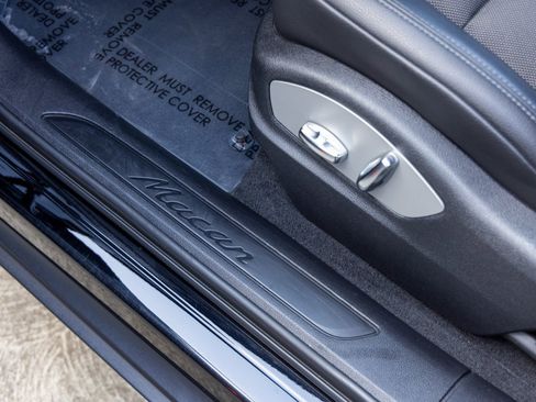 Certified 2022 Porsche Macan image 25