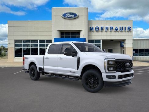 New 2026 Ford F250 Lariat w/ Black Appearance Package image 36