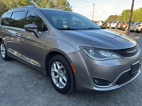 Used 2018 Chrysler Pacifica Touring-L Plus w/ Advanced Safetytec Group image 1