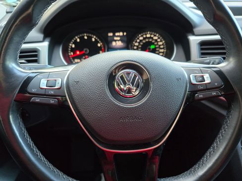 Used 2018 Volkswagen Atlas SE image 25