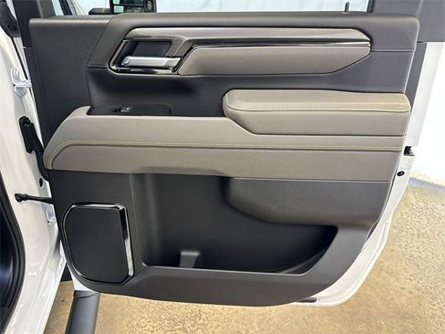 Used 2025 Chevrolet Silverado 2500 ZR2 w/ Technology Package image 28