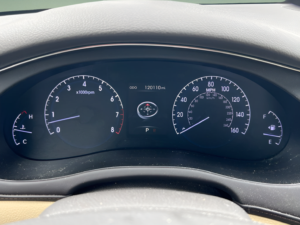Used 2013 Hyundai Genesis 3.8 w/ Premium Pkg RWD image 25