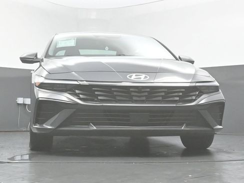Used 2025 Hyundai Elantra SEL FWD image 48