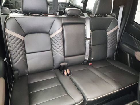 Used 2025 GMC Canyon Denali AWD/4WD image 10