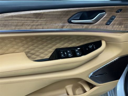 Used 2023 Jeep Grand Cherokee L Summit image 22