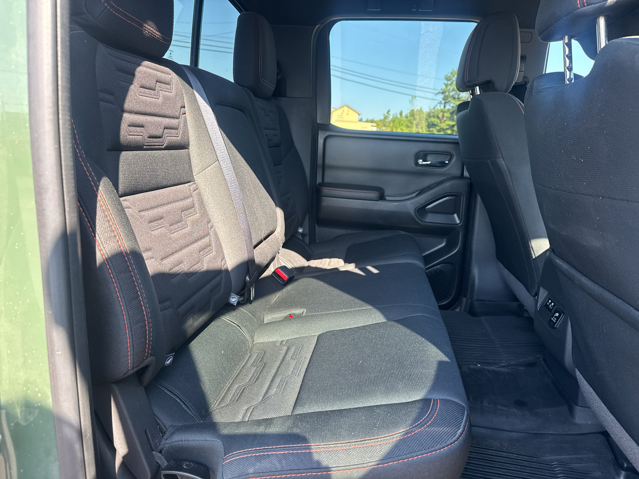 Used 2025 Nissan Frontier PRO-4X w/ Pro Convenience Package AWD/4WD image 16