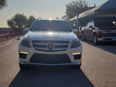 Used 2013 Mercedes-Benz GL 550 4MATIC image 3