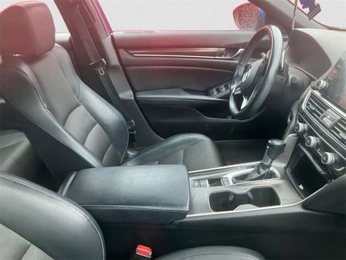 Used 2018 Honda Accord Sport image 10