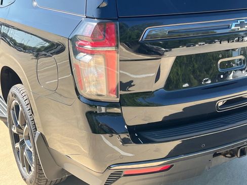 Used 2021 Chevrolet Tahoe RST w/ Luxury Package AWD/4WD image 13